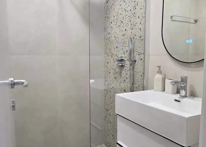 A Cheerful With Free Parking Space Appartamento