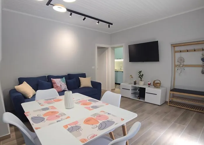 A Cheerful With Free Parking Space Appartamento